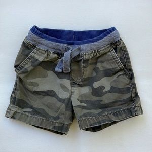Carter’s 9 month camo shorts with functional drawstring.